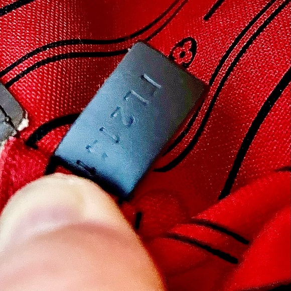 Brand new Louis Vuitton Tote bag - Picture 15 of 15